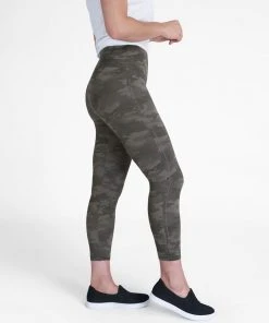 Spanx Look At Me Now Seamless Cropped Leggings