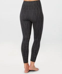 Spanx Look At Me Now Seamless Cropped Leggings