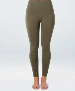 Spanx Look At Me Now Seamless Cropped Leggings