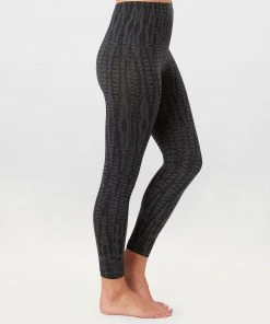Spanx Look At Me Now Seamless Cropped Leggings