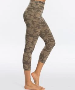 Spanx Look At Me Now Seamless Cropped Leggings