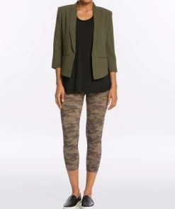 Spanx Look At Me Now Seamless Cropped Leggings