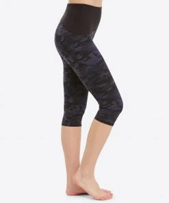 Spanx Booty Boost® Active Printed Cropped Leggings 30 Spanx Booty Boost® Active Printed Cropped Leggings