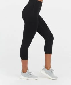Spanx Booty Boost® Active Cropped Leggings 13 Spanx Booty Boost® Active Cropped Leggings