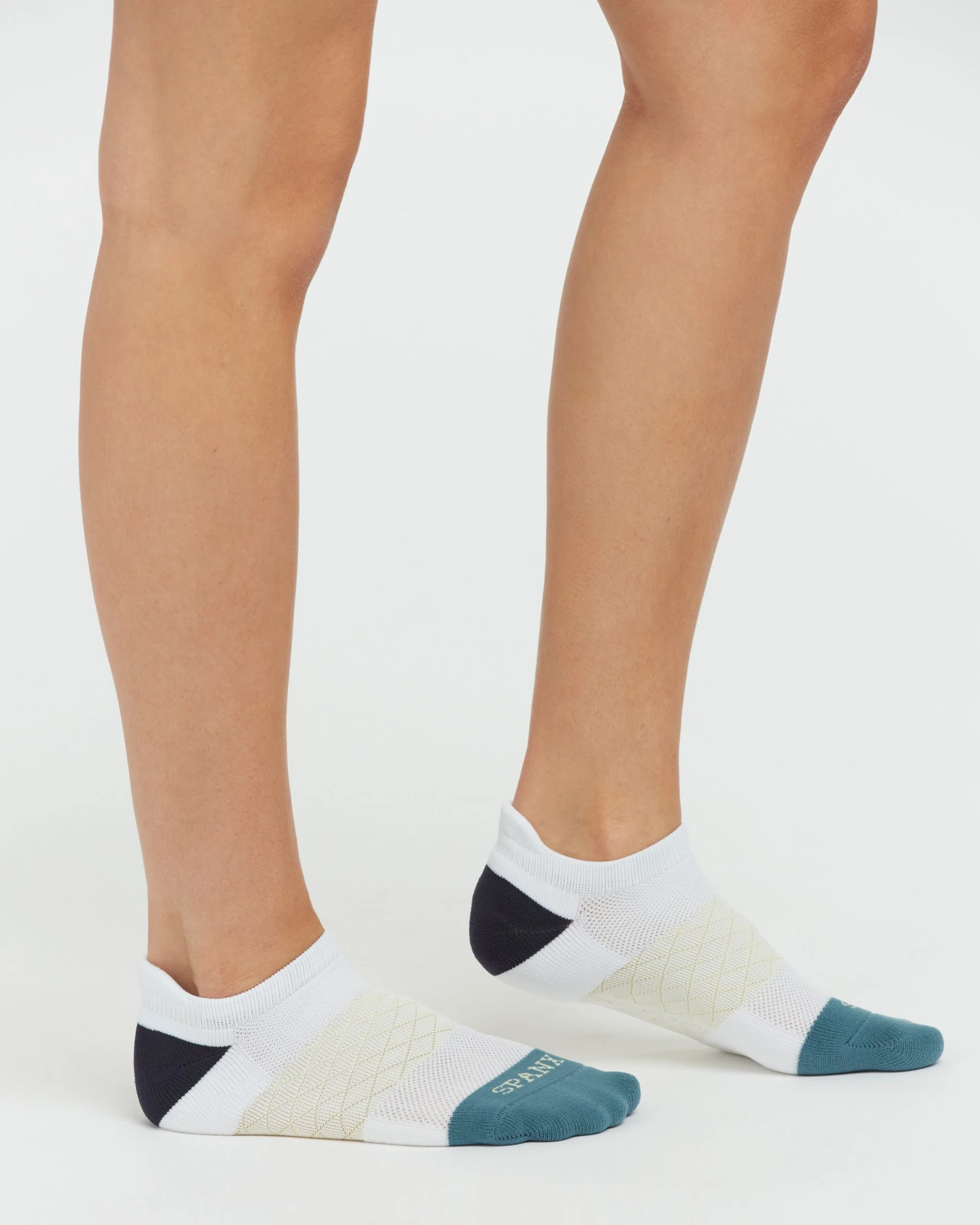 Spanx Active Arch Compression Ankle Socks 10 Spanx Active Arch Compression Ankle Socks