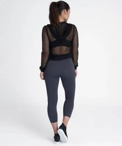 Spanx Look At Me Now Seamless Cropped Leggings