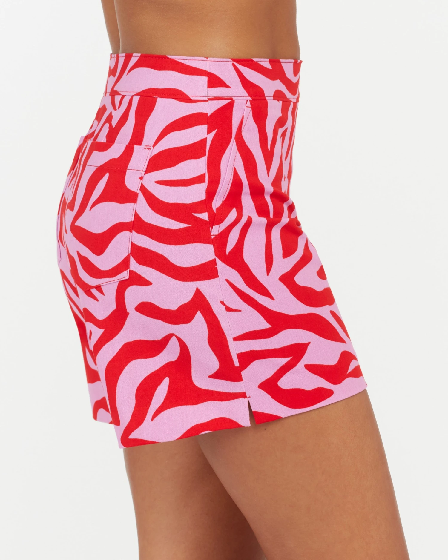 Spanx On-the-Go Printed Shorts, 6" New Arrivals 14 Spanx On-the-Go Printed Shorts, 6" New Arrivals