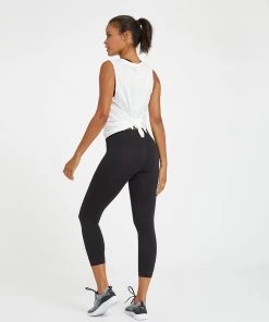 Spanx Look At Me Now Seamless Cropped Leggings