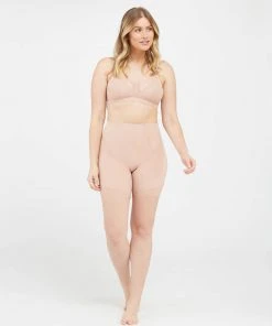 Spanx Spotlight On Lace Mid-Thigh Short