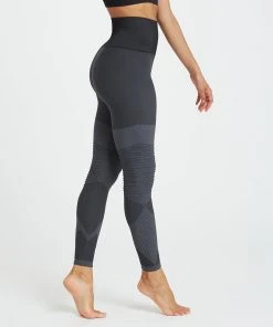 Spanx Comfy Essentials Look At Me Now Seamless Moto Leggings