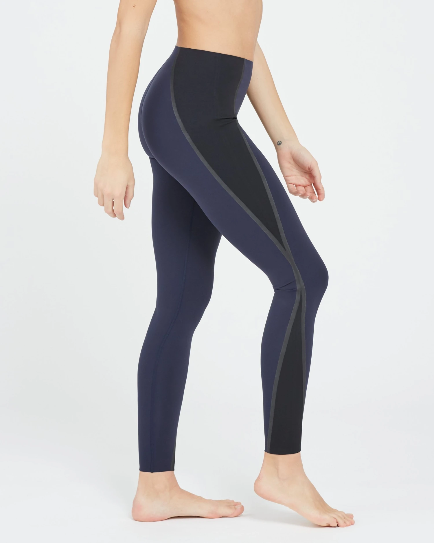 Spanx Every.Wear™ Active Mesh Contour Leggings 7 Spanx Every.Wear™ Active Mesh Contour Leggings